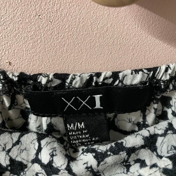 Forever 21 Black & Cream Floral Print Strapless Jumpsuit Size M GUC - Picture 5 of 11